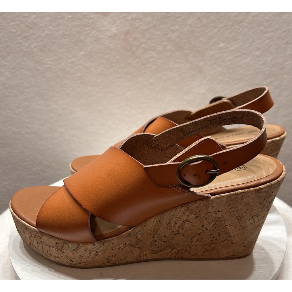 Falls Creek Gia Cognac Sandals Size 9 Cork Platform Buckle Strap EUC